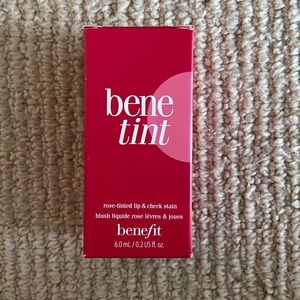 Benefit for cheek and lips - NEW
